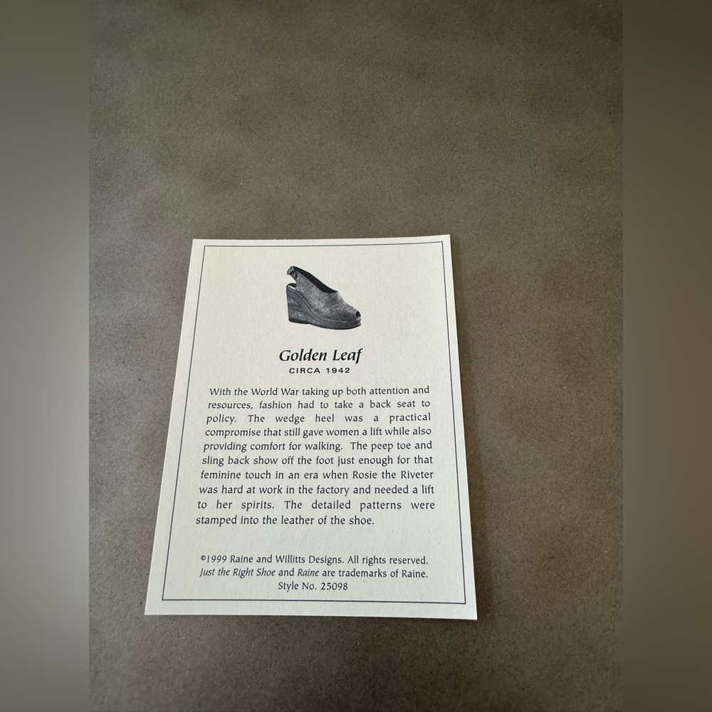 Just The Right Shoe By Raine, Item 25098, Golden Leaf, Circa 1942, COA & BOX - Picture 10 of 11